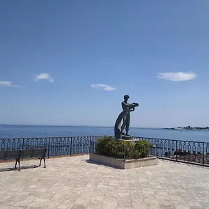 Appartamento Sul Mare, Giardini Naxos